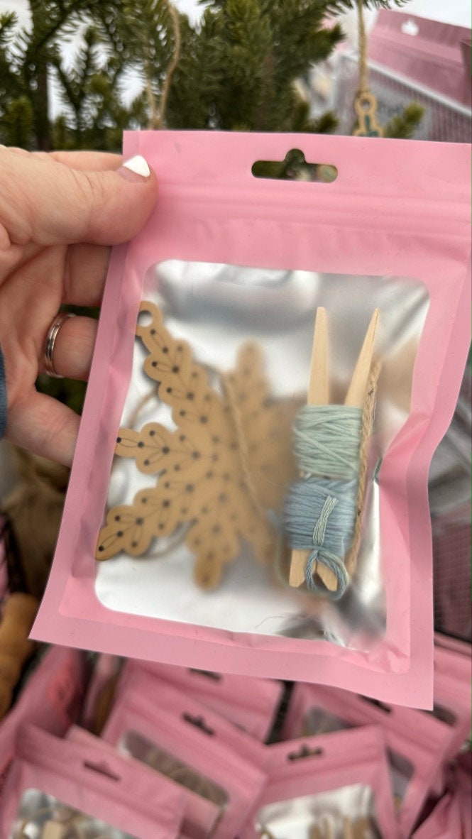 DIY Wooden Embroidery Ornament Kit: Christmas Tree, Snowflake, Ball (3-Pack)