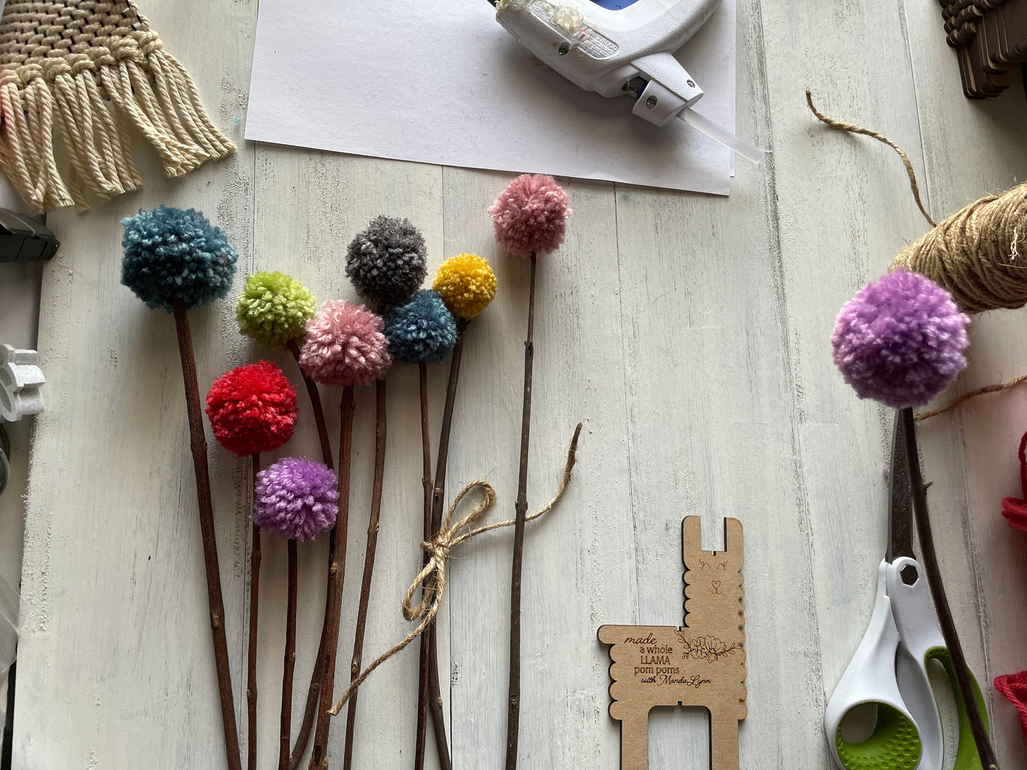 Pom Pom Maker, Pom Pom Flowers, DIY Crafts for Adults and Kids, Pom Pom Bouquet, Make it Yourself Kits, How to Make, Yarn Kits, Llama