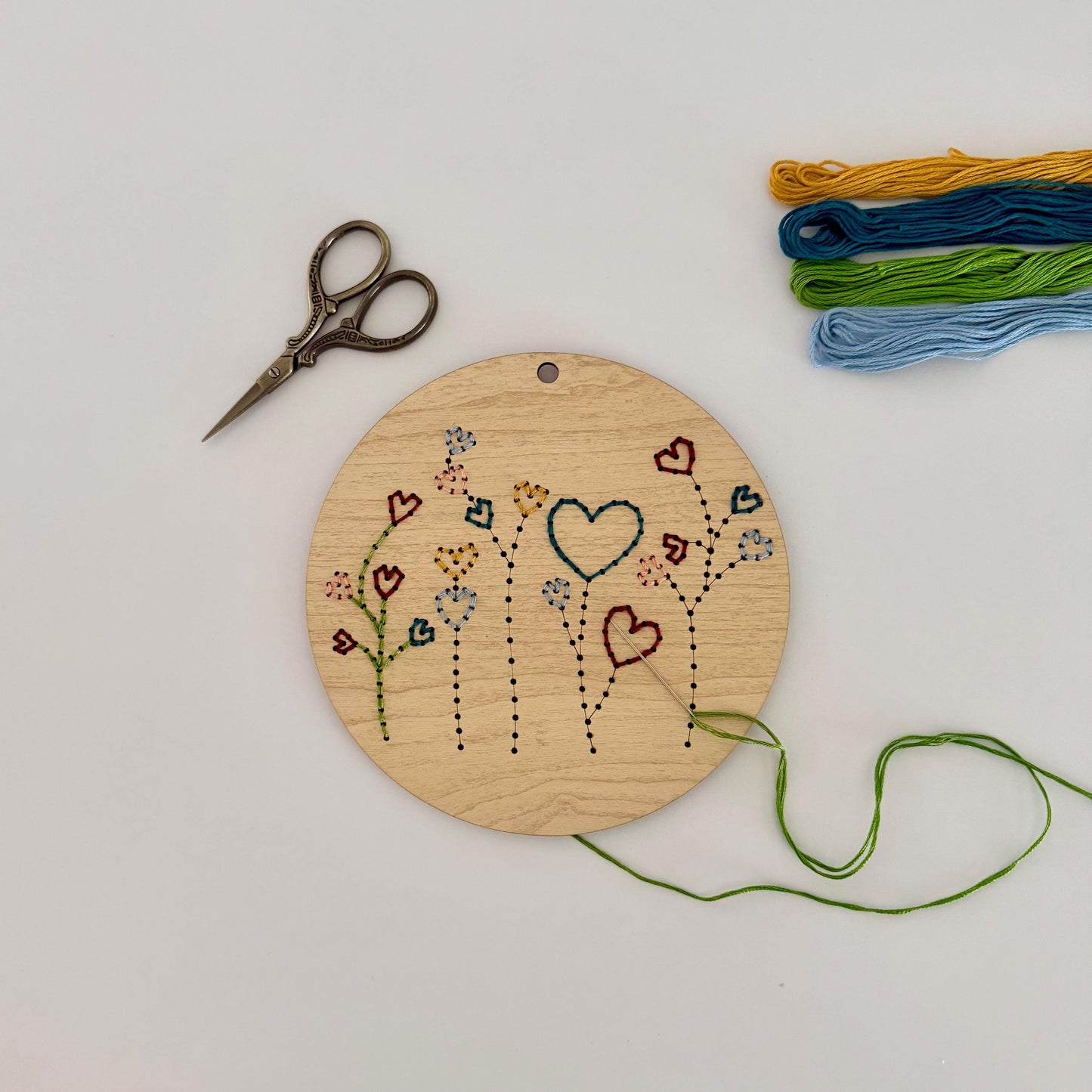 Heart Flowers Embroidery DIY Kit: Beginner Wood Sewing Kit