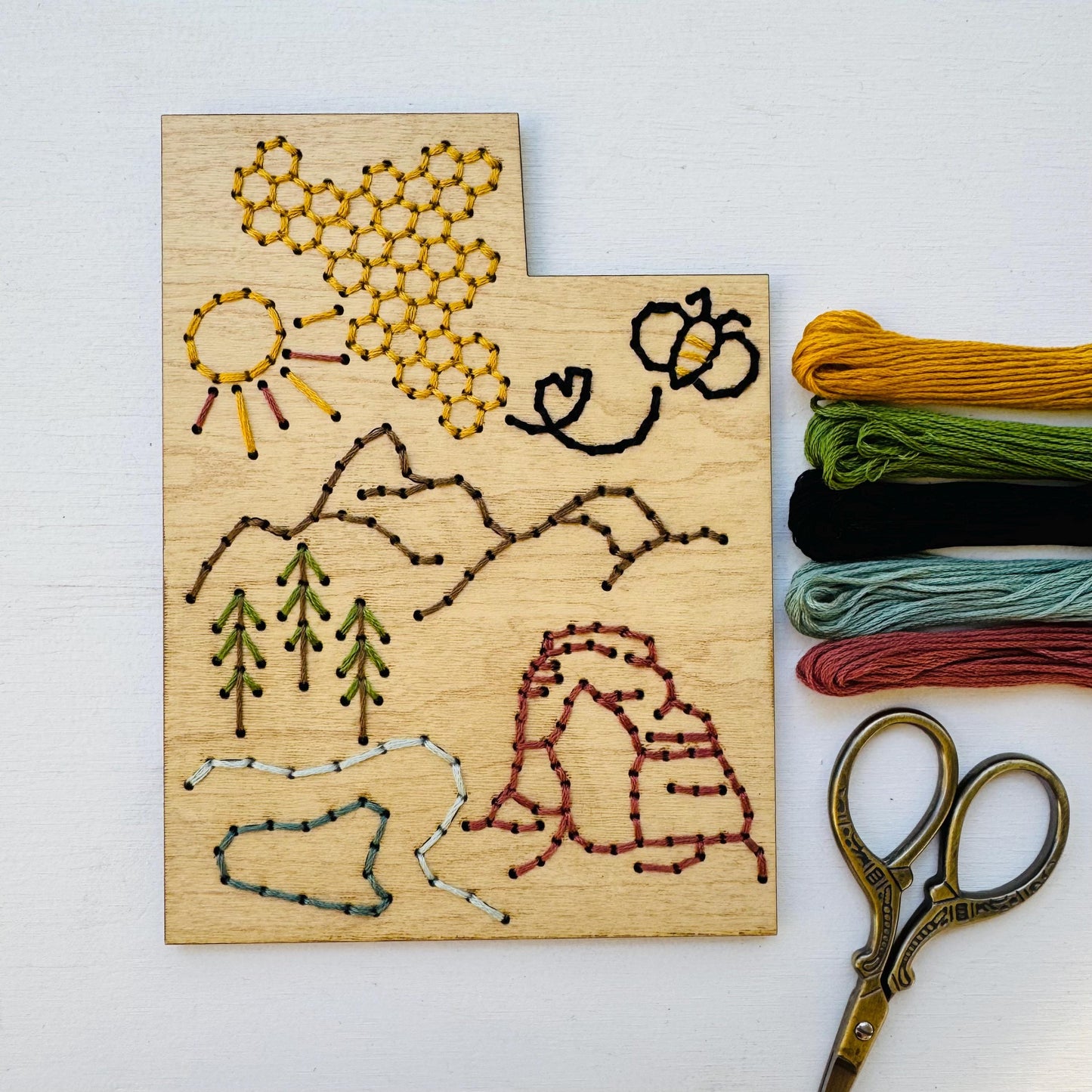 Utah State Wood Embroidery Kit: Beginner-Friendly Sewing Craft