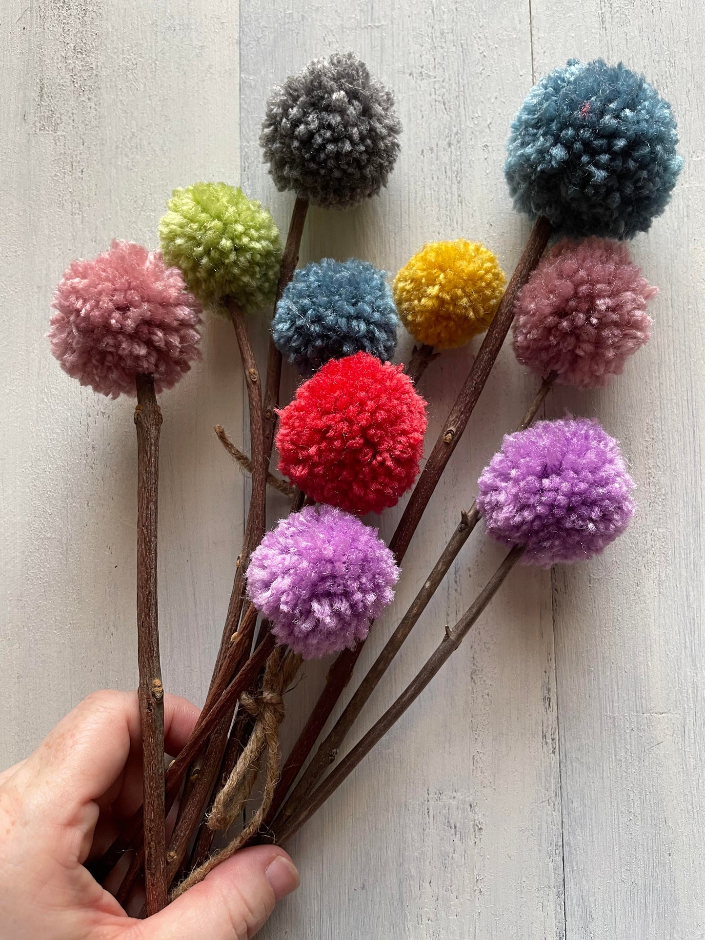 Pom Pom Maker, Pom Pom Flowers, DIY Crafts for Adults and Kids, Pom Pom Bouquet, Make it Yourself Kits, How to Make, Yarn Kits, Llama
